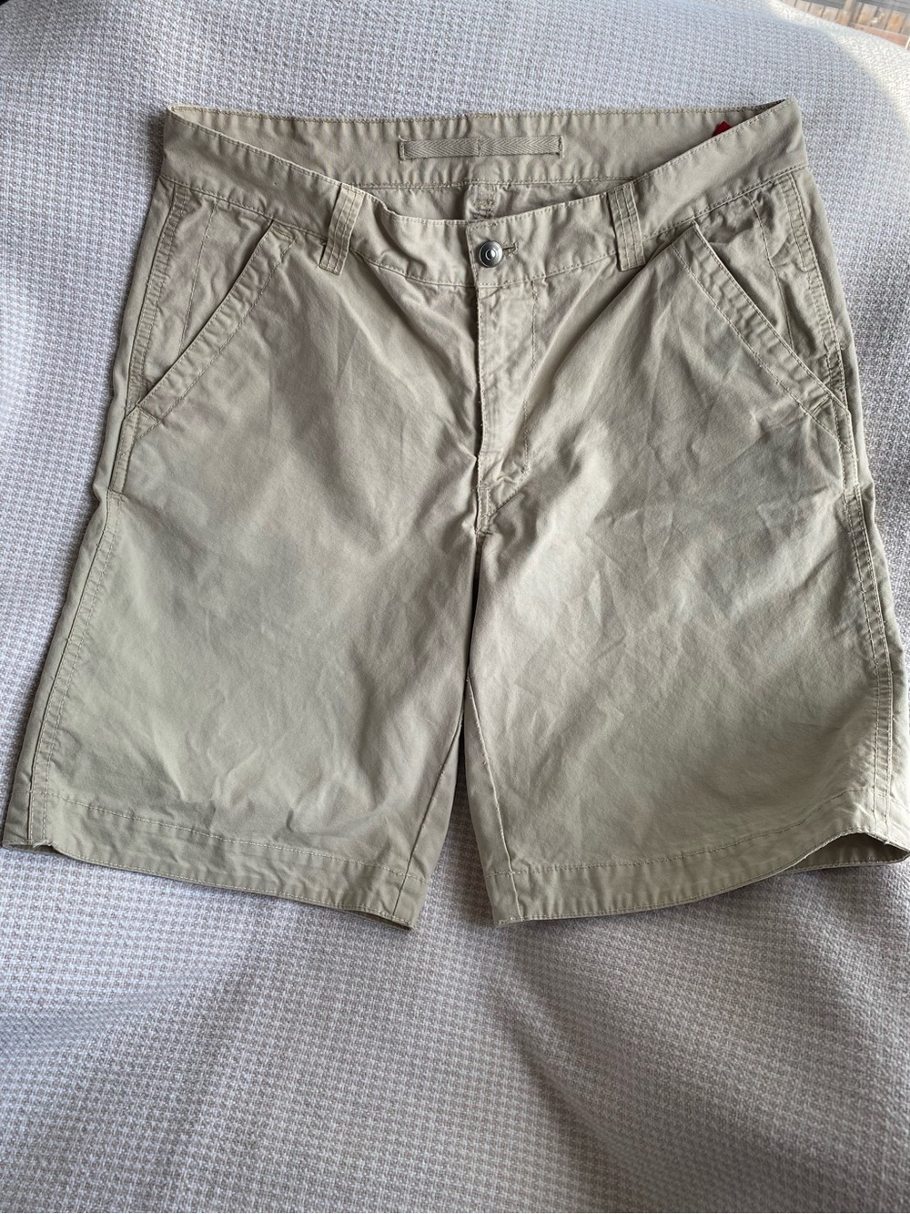 Classic Flat-Front Men's Khaki Shorts